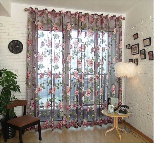 Vous devriez essayer de mettre du tulle avec des fleurs à l'intérieur