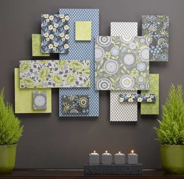 Collage de papier peint sur le mur