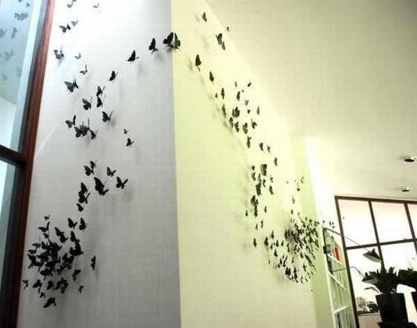 Décorer le mur avec des papillons est mignon et inattendu
