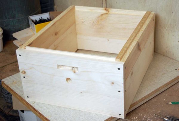 Corps de ruche pour 12 cadres