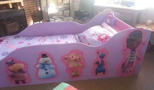 Lit d'enfant DIY pour une fille