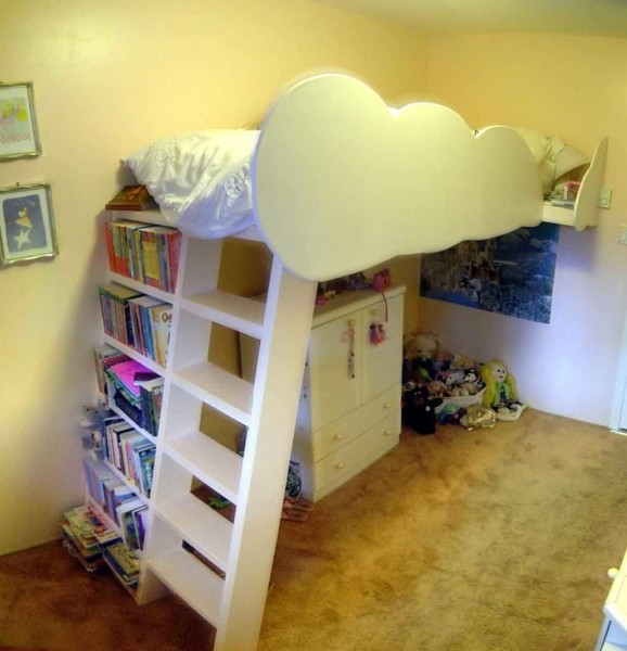 Lit mezzanine fait maison pour fille