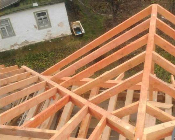 Relier les chevrons dans la vallée