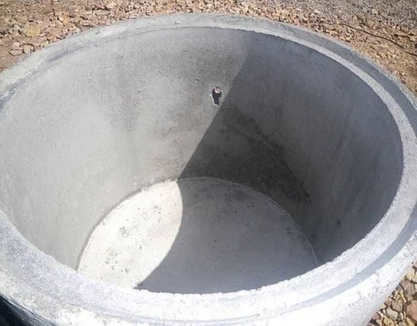 Anneau inférieur - pratique lors de la mise en place d'une cave