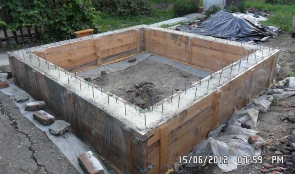 Béton coulé dans le coffrage