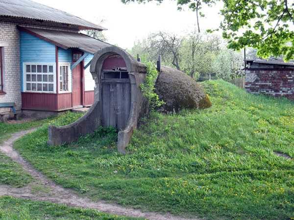 Le meilleur endroit pour faire une cave est sur une colline naturelle.