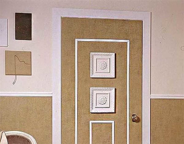 Nouvelles portes élégantes de l'ancien