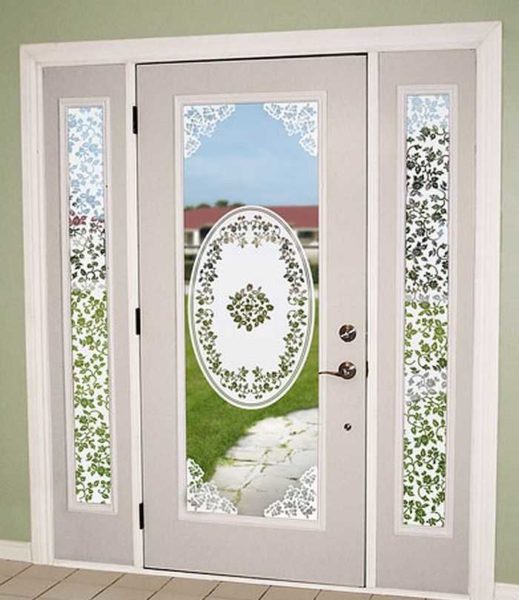 Pochoir sur la vitre de la porte
