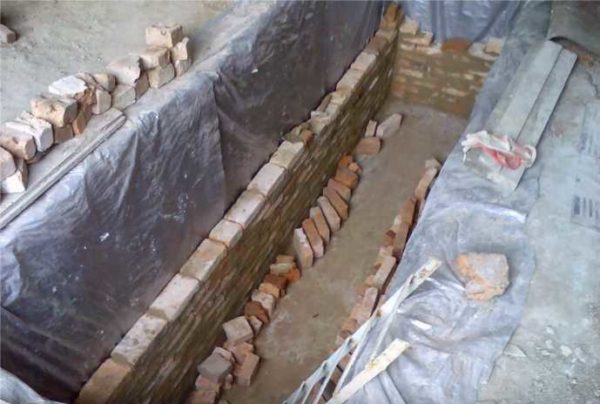 Nous érigeons les murs en plokirki