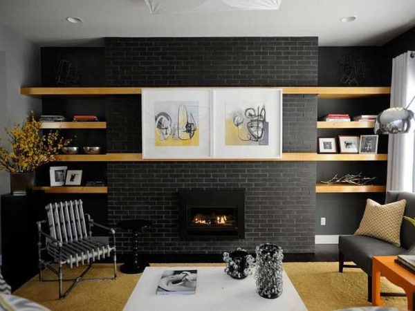La cheminée décorative s'intègre dans les styles les plus en vogue - minimalisme, high-tech, moderne