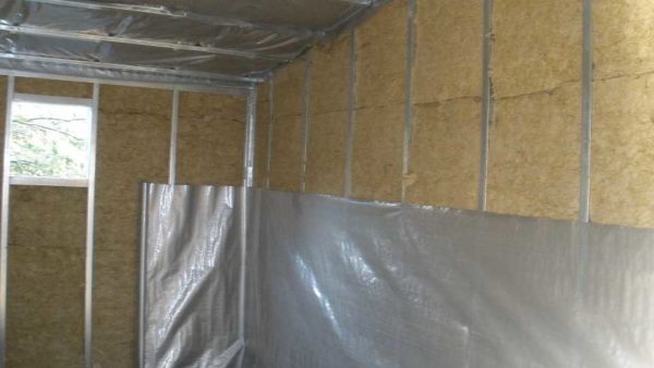La membrane pare-vapeur est déployée