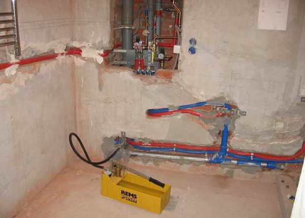 Le test de pression du système de chauffage est effectué après toute réparation ou avant la saison de chauffage