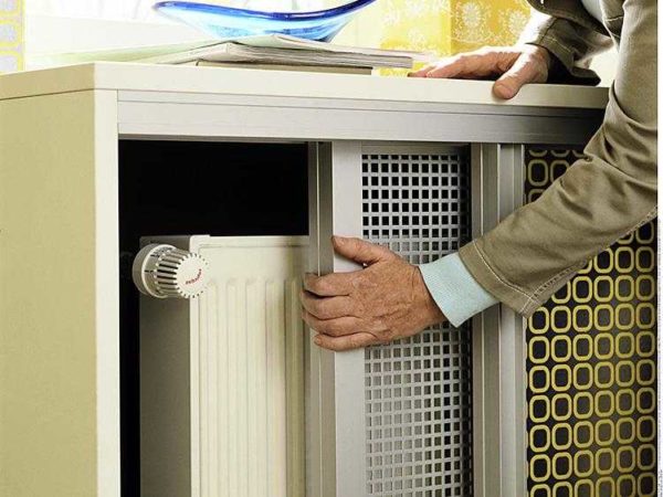 Écrans coulissants pour radiateurs