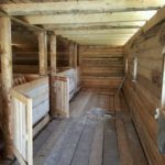 Porcherie d'un bar - OSB est cousu à l'extérieur (photo suivante)