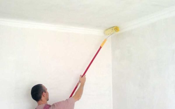 Une surface parfaite + apprêt obligatoire est nécessaire sous Venetian