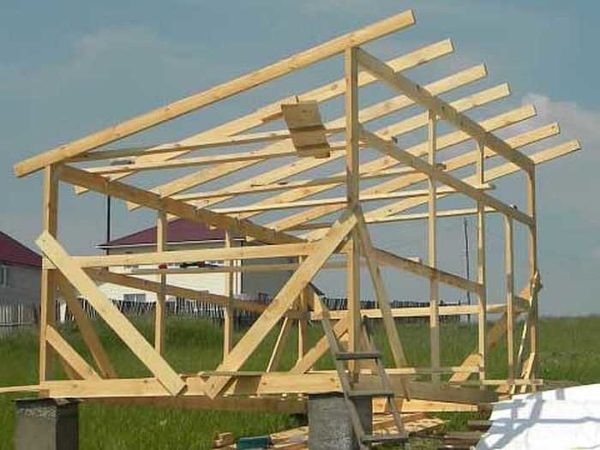 Toit de hangar pour grange
