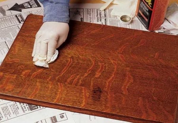 Ne peut être verni que sur une surface horizontale