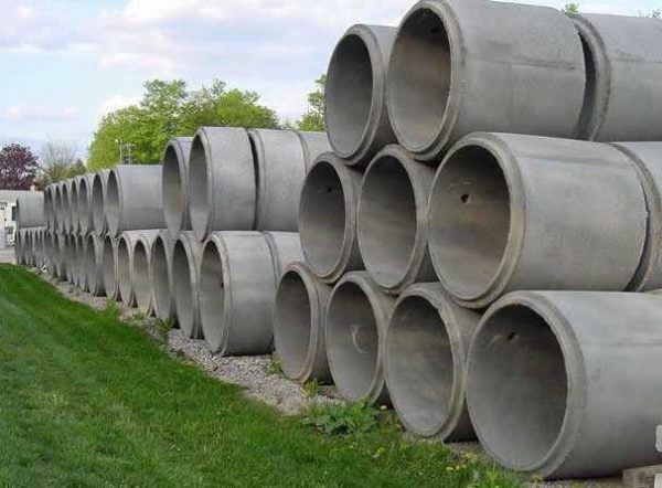 Les anneaux en béton sont utilisés pour la construction de diverses structures
