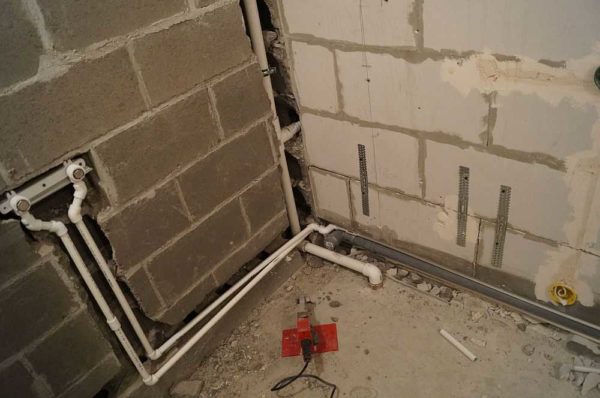 À l'approche du site d'installation du mélangeur, il est nécessaire de maintenir avec précision les distances