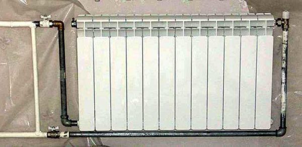 Alimentation en liquide de refroidissement par le bas