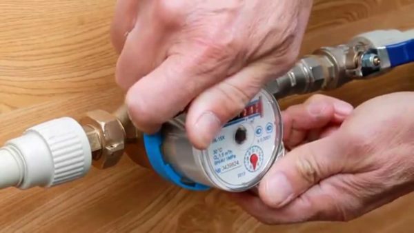Des compteurs d'eau sont installés pour ne pas payer pour un voisin