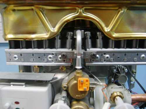 Il ressemble à un brûleur à gaz pour une colonne sous la forme installée