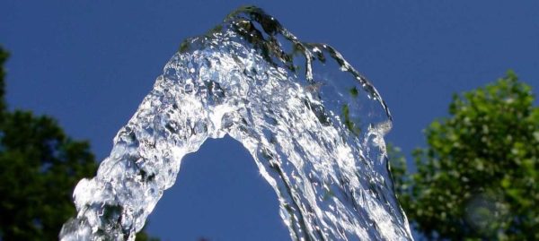 Vous pouvez trouver de l'eau sur le site vous-même