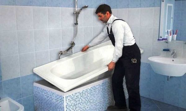Insert de baignoire en acrylique - un moyen rapide de renouveler le revêtement