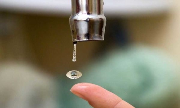 Il existe deux façons d'augmenter la pression de l'eau dans l'alimentation en eau