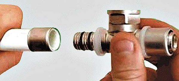 Raccord à sertir pour tubes MP