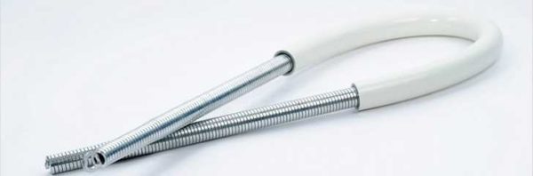 Ressort pour cintrer des tubes métal-plastique