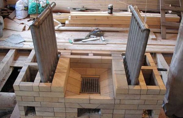 Construction du four autour de l'échangeur de chaleur