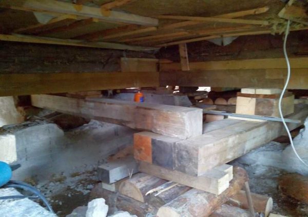 Ainsi les butées peuvent être fixées à l'intérieur
