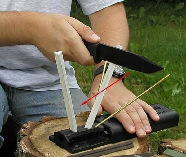 Support de barre lors de l'affûtage d'un couteau