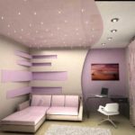 Avec cette disposition des luminaires au plafond, il y a au moins trois options pour le degré d'éclairage
