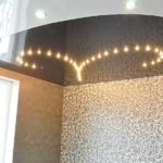 Boucles fantaisie dans l'un des coins