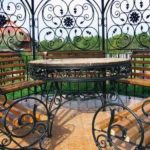 Vous pouvez faire un gazebo et des meubles forgés