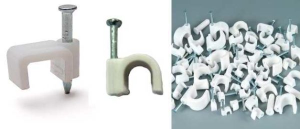 Agrafes en plastique avec clous pour l'installation de câbles exposés