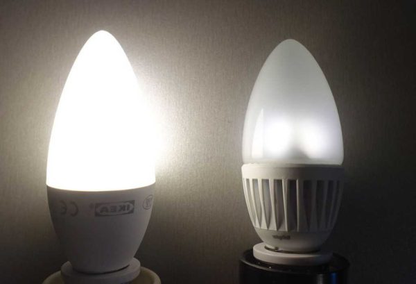 Pour choisir une lampe LED à connecter avec un variateur, recherchez la limite de variation dans les caractéristiques