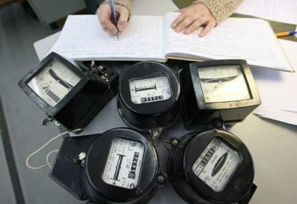 Les anciens compteurs d'électricité sont remplacés par de nouveaux