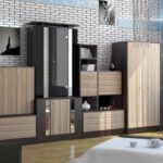 L'une des caractéristiques du mobilier moderne est un bord supérieur irrégulier