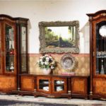 Une telle glissière ne peut être installée que si l'intérieur est conçu dans le même style.