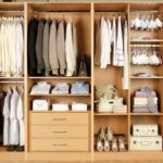 Les étagères en porte-à-faux n'appartiennent pas à l'intérieur, mais elles sont pratiques pour placer de petits objets