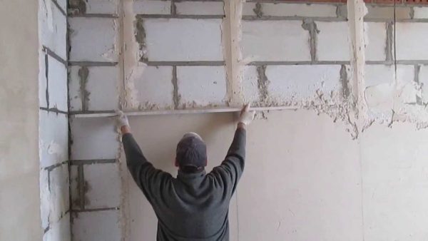 Pour faciliter le plâtrage, vous devez exposer correctement les balises