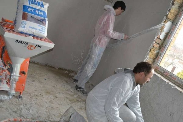 Les étapes de rénovation de l'appartement se remplacent