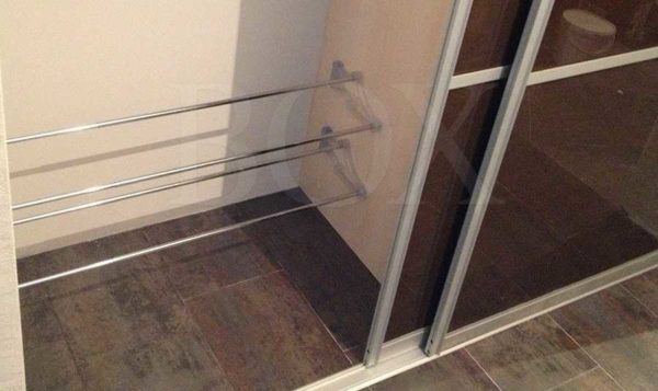 Une autre façon de ranger les chaussures dans l'armoire du couloir