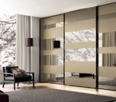 Rayures mates et miroir. C'est simple, mais tu ne peux pas quitter les yeux