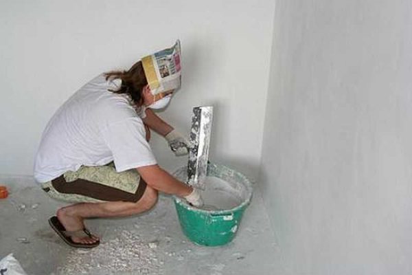 Il est nécessaire de mastic pour la peinture, les cloisons sèches complètement et en parfait état