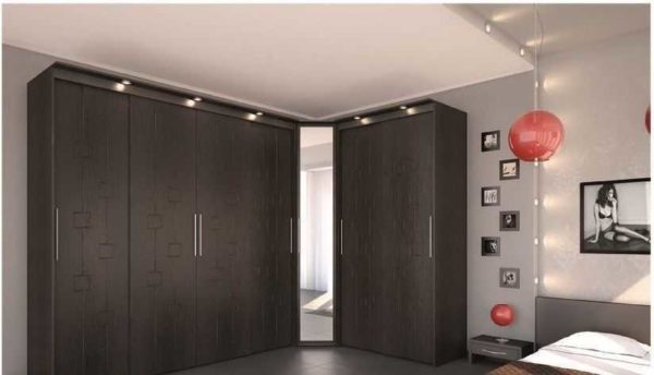 Armoire d'angle avec façade en MDF