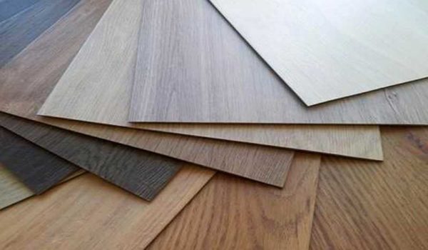 Il y a beaucoup de couleurs de carreaux de sol en PVC